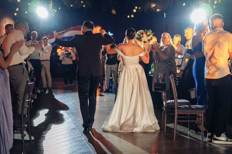 fotografiranje vjenčanja zagreb - rezanje torte sala The Loft