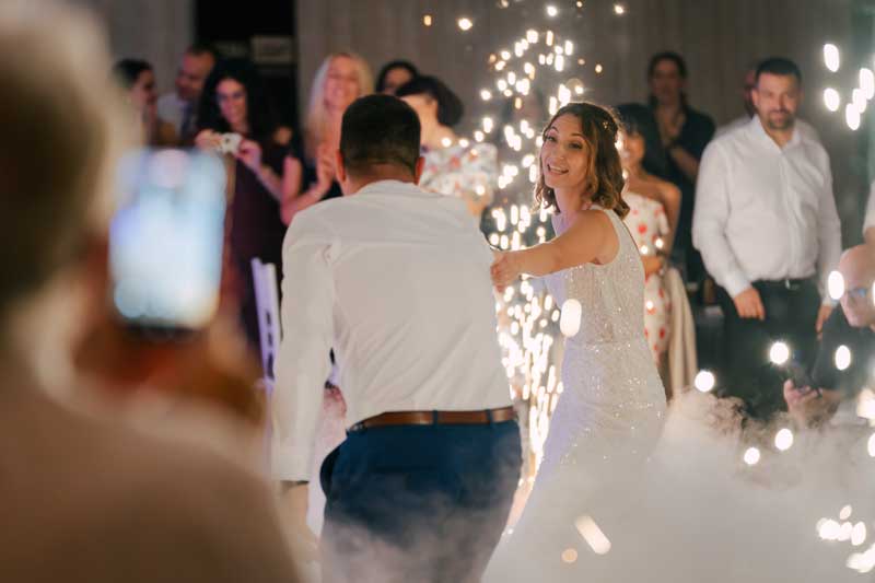 fotograf za intimna vjenčanja zagreb - rezanje torte sala za vjenčanja The Tur